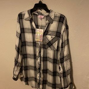 Woman top XL black, white & gray, new with tags